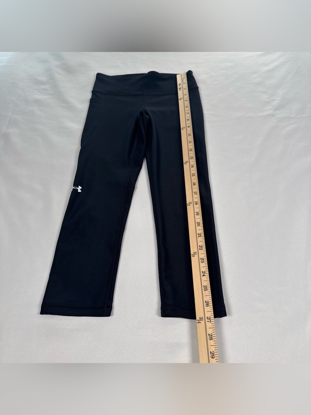 Under Armour Heat Gear Capri Leggings Women’s Size XS Black Compression Pants - Picture 4 of 9